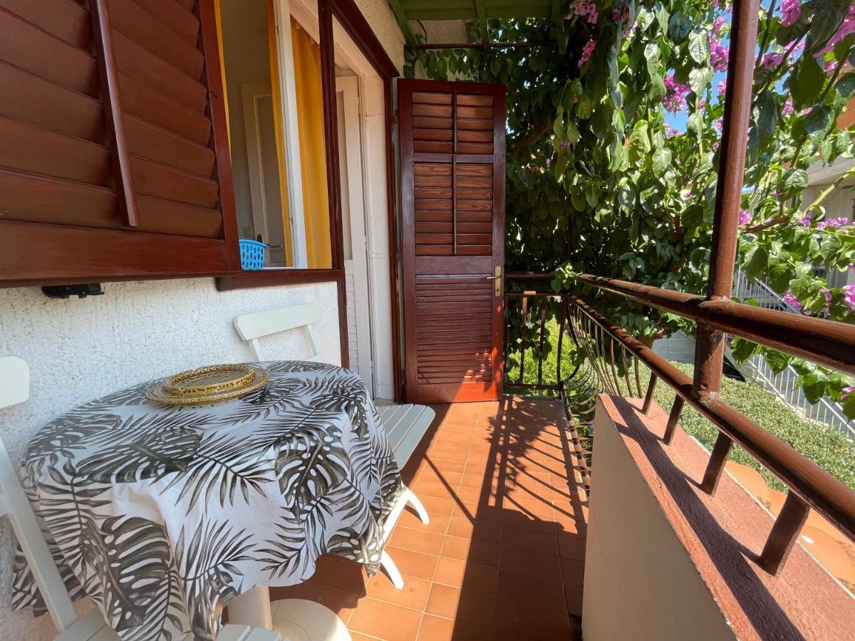 ילסה Hvar Guesthouse - Double Bedroom With Private Bathroom מראה חיצוני תמונה