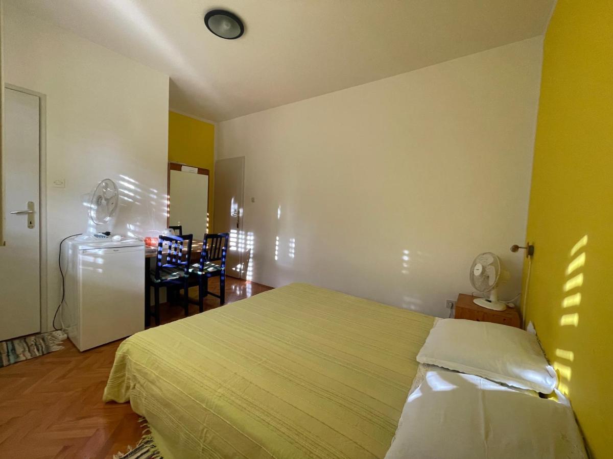ילסה Hvar Guesthouse - Double Bedroom With Private Bathroom מראה חיצוני תמונה