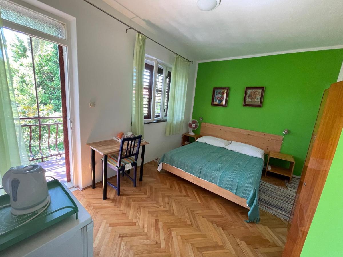 ילסה Hvar Guesthouse - Double Bedroom With Private Bathroom מראה חיצוני תמונה