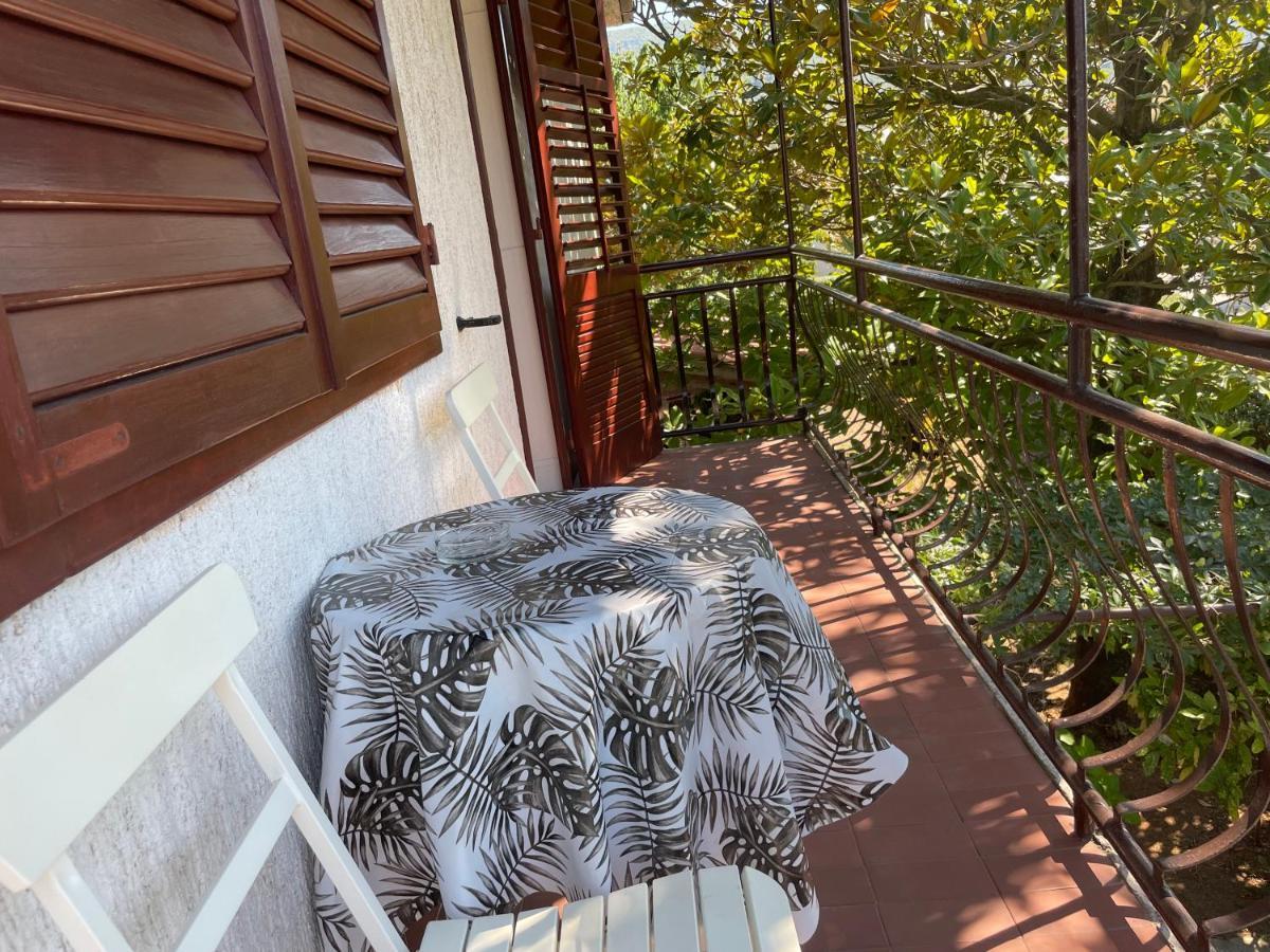 ילסה Hvar Guesthouse - Double Bedroom With Private Bathroom מראה חיצוני תמונה