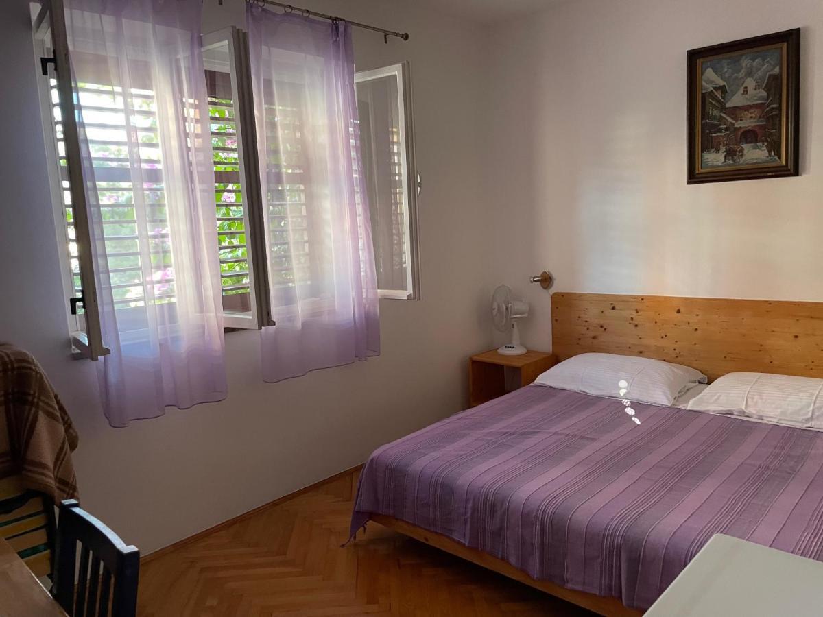 ילסה Hvar Guesthouse - Double Bedroom With Private Bathroom מראה חיצוני תמונה