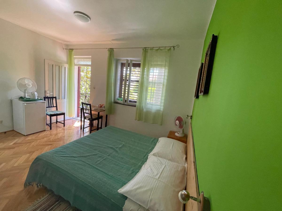 ילסה Hvar Guesthouse - Double Bedroom With Private Bathroom מראה חיצוני תמונה