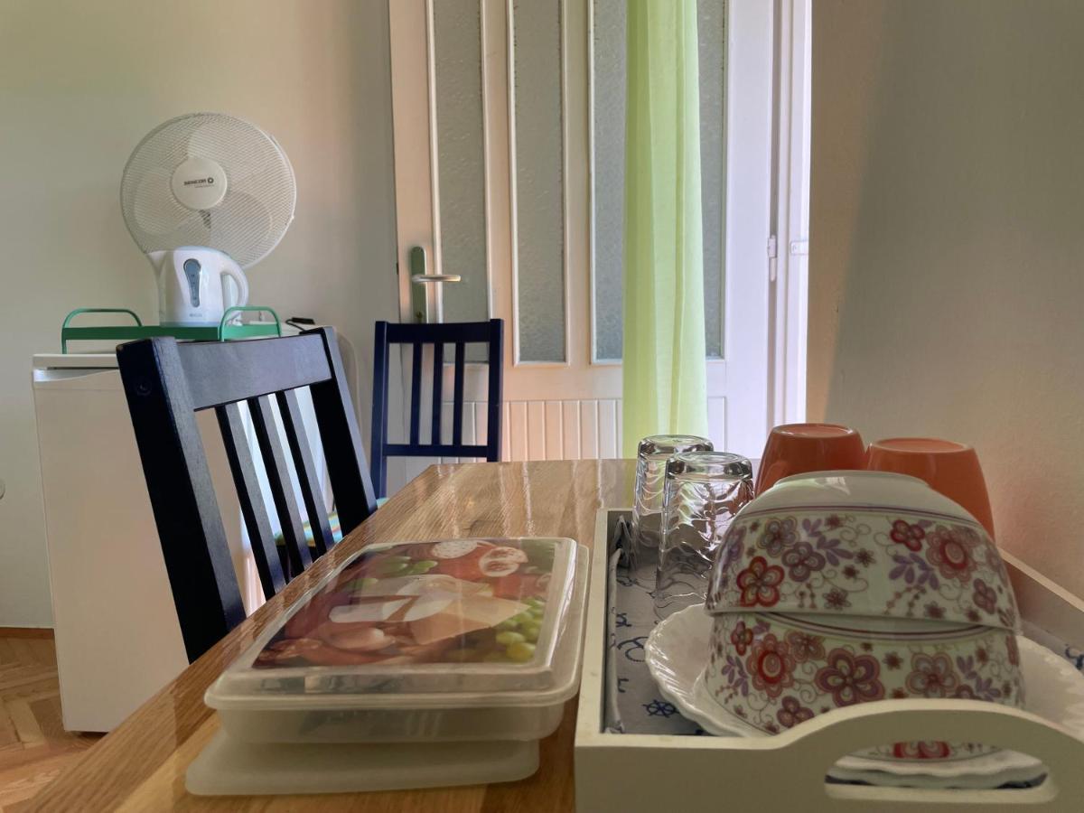 ילסה Hvar Guesthouse - Double Bedroom With Private Bathroom מראה חיצוני תמונה