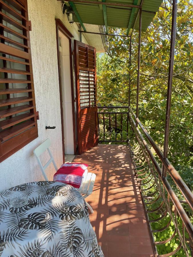 ילסה Hvar Guesthouse - Double Bedroom With Private Bathroom מראה חיצוני תמונה